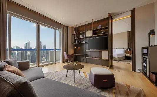 CREST SUITE.jpg