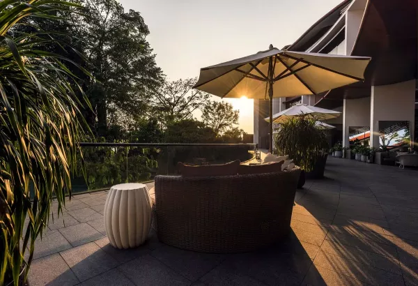 bob-s-bar-outdoor-terrace.jpg