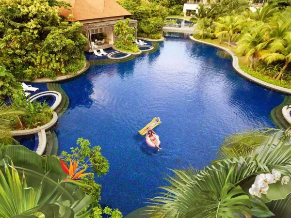 POOL.jpg