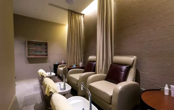 spa-retreat--v14186560.jpg