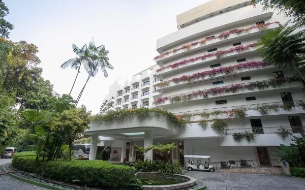 the-hotel--v5949660.jpg