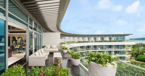extreme-wow-balcony.jpg