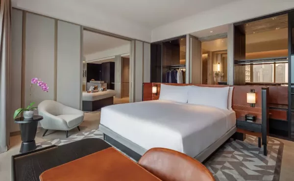 a5g8-fairmont-singapore-governor-suite-975x600-1.png