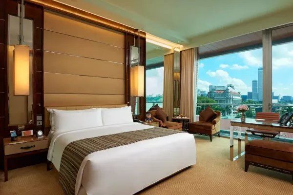 PREMIER ROOM FULLERTON BAY 1.jpeg