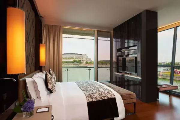 SUITE FULLERTON BAY1.jpeg