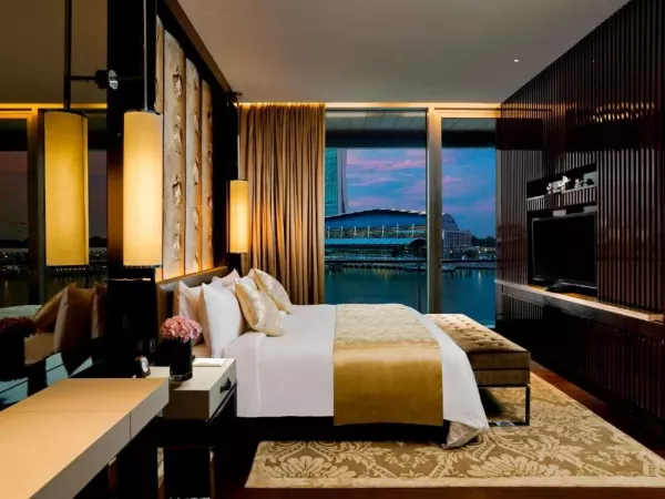 SUITE FULLERTON BAY.jpeg