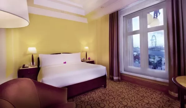 Straits Club Marina Bay View Room.jpg