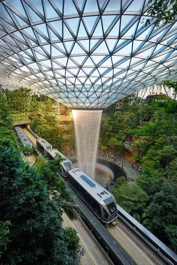 amazing-40m-rain-vortex.jpg
